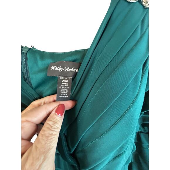 Beautiful Teal Plus Formal Evening Gown - Size 20W - Picture 4 of 15